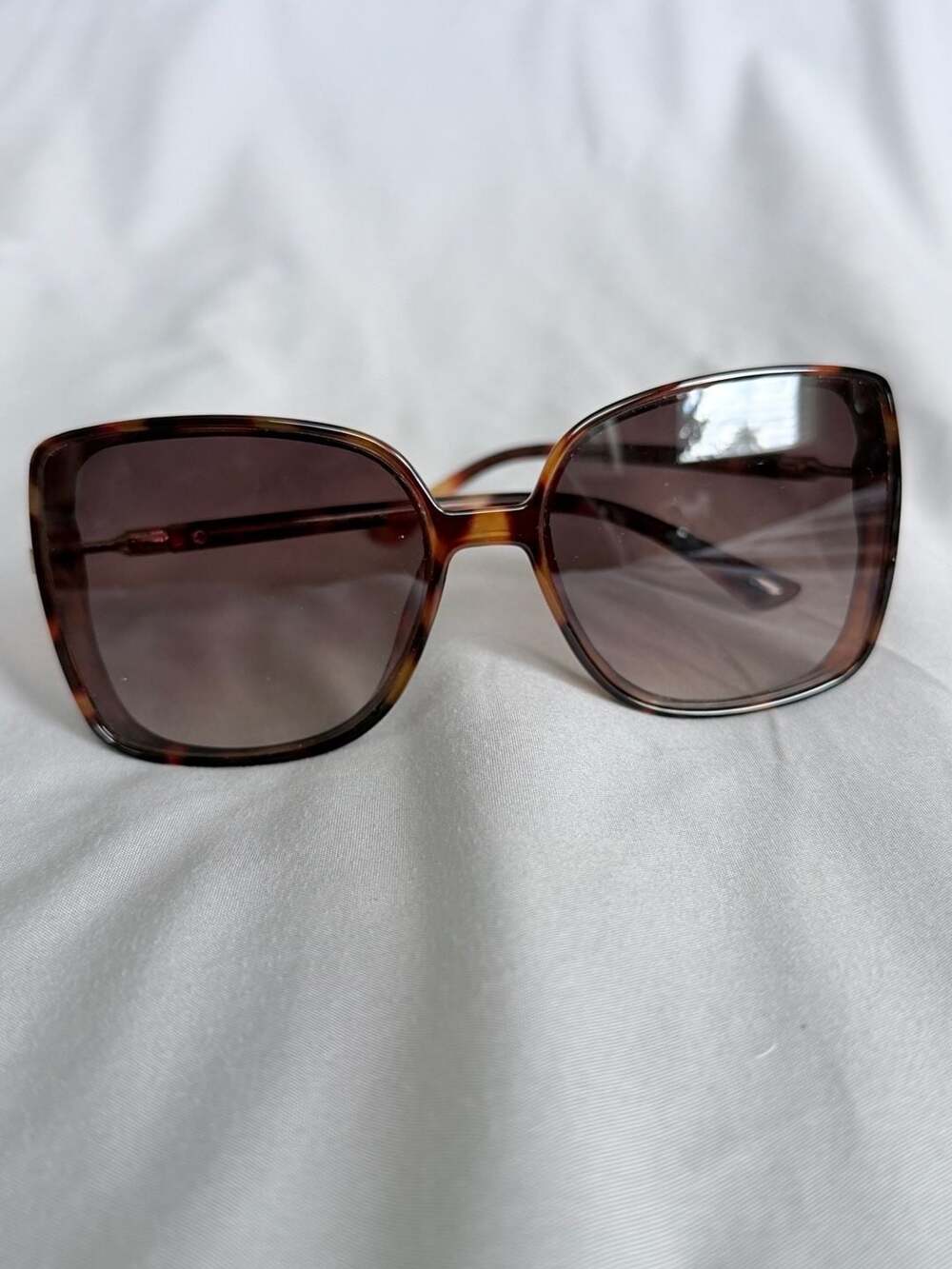 Vince Camuto VC963 Butterfly Tortoise Sunglasses